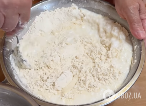 Пухкі домашні вареники за бабусиним рецептом: розповідаємо, що обов'язково додати в тісто