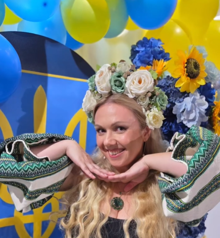 Исполнительница хита "Двічі в одну річку не ввійдеш" Юлия Рай наконец-то вышла из тени: как изменилась звезда 2000-х в эмиграции