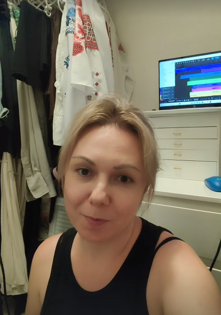 Исполнительница хита "Двічі в одну річку не ввійдеш" Юлия Рай наконец-то вышла из тени: как изменилась звезда 2000-х в эмиграции