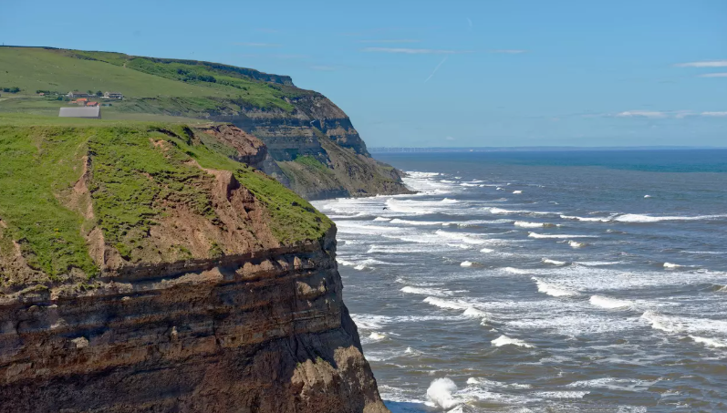 Лучшие места для серферов в Европе: там волны как в кино