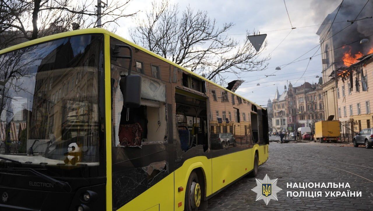 РФ посреди дня запустила сотни дронов по Украине: пострадал роддом в Ивано-Франковске, погибли люди. Все подробности