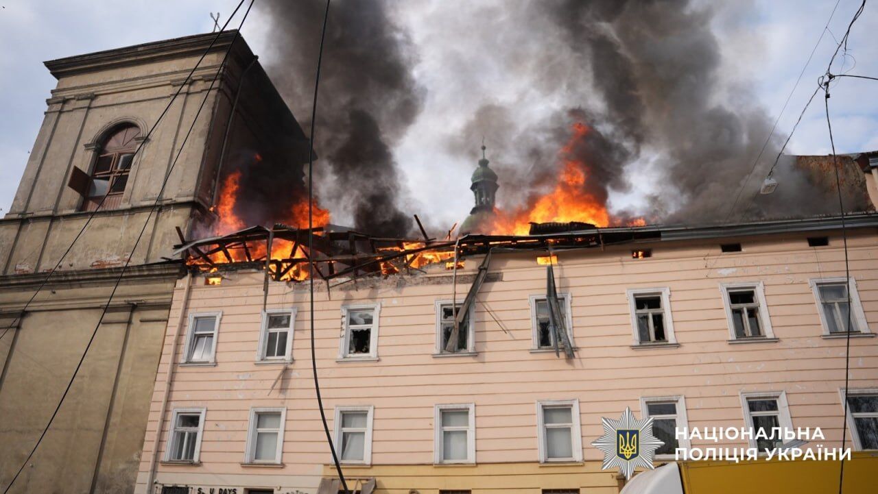 РФ посреди дня запустила сотни дронов по Украине: пострадал роддом в Ивано-Франковске, погибли люди. Все подробности