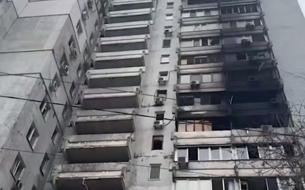 "Дівчину забрала швидка, а її чоловік загинув": у Запоріжжі розповіли про наслідки російської атаки. Відео