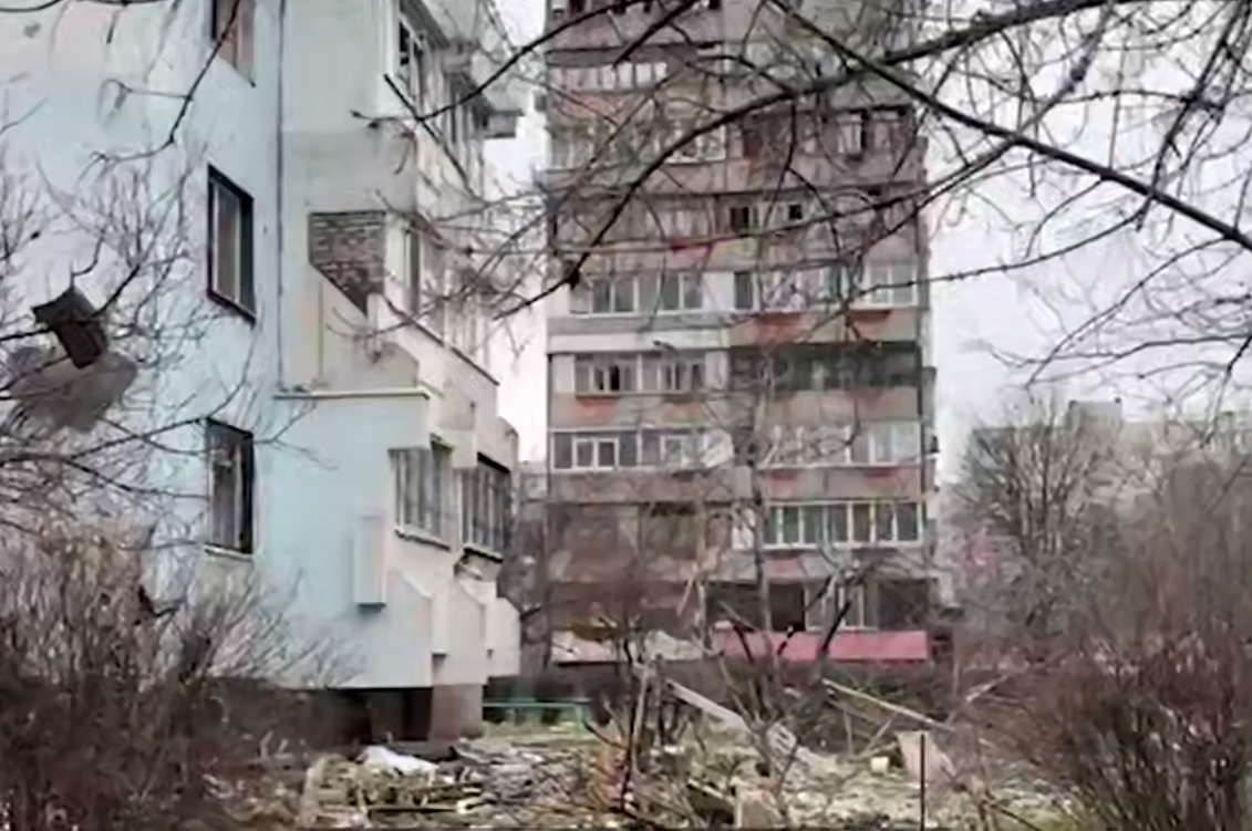 "Дівчину забрала швидка, а її чоловік загинув": у Запоріжжі розповіли про наслідки російської атаки. Відео