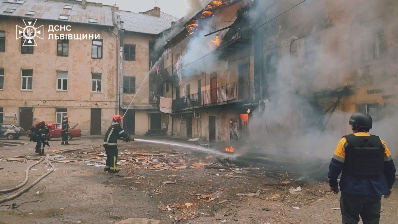 РФ посреди дня запустила сотни дронов по Украине: пострадал роддом в Ивано-Франковске, погибли люди. Все подробности