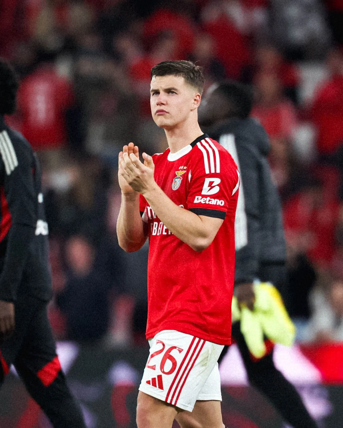 Моуриньо сказал, что тренеру Швеции "придется ответить" за поступок перед матчем с Украиной