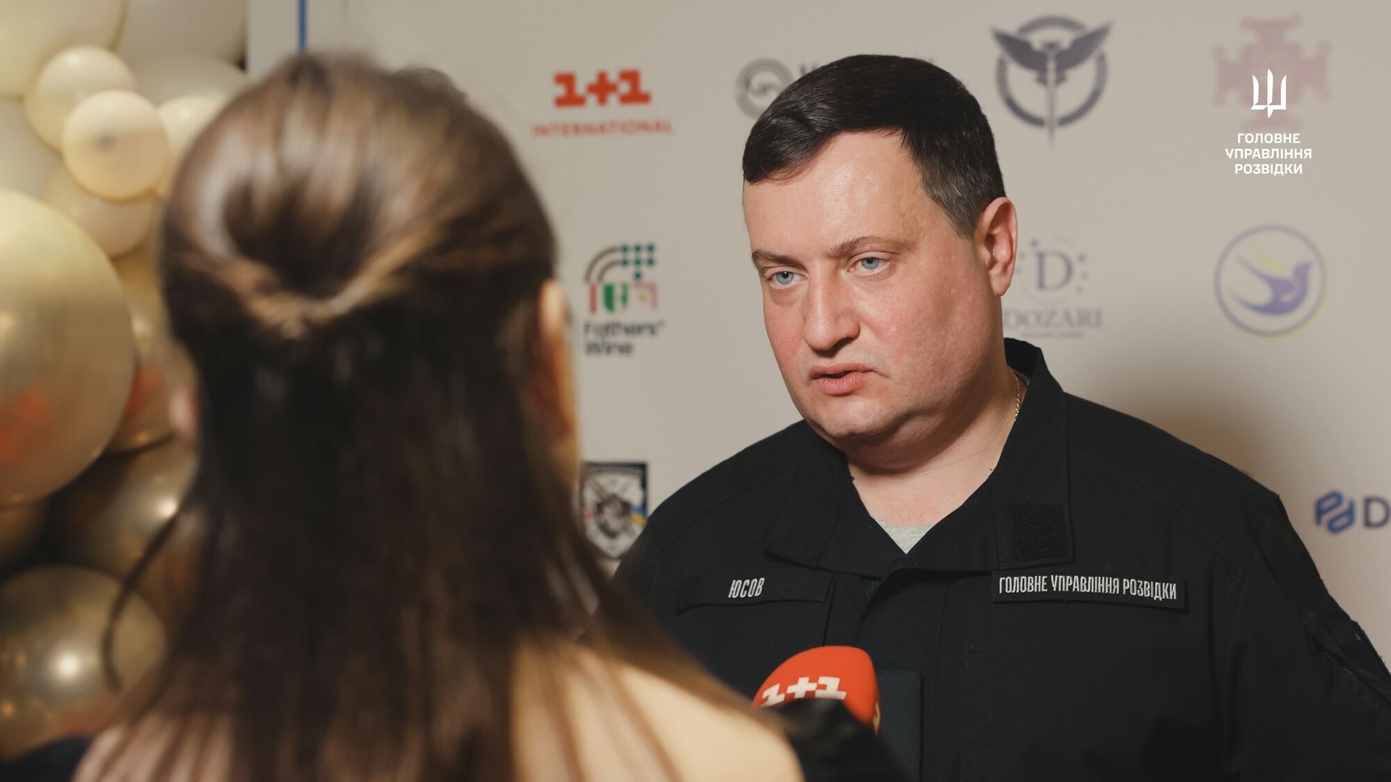 Благодійний аукціон для підтримки спецпідрозділів ГУР: Дмитро Комаров придбав лот від Буданова та продав крісло індійських махарадж