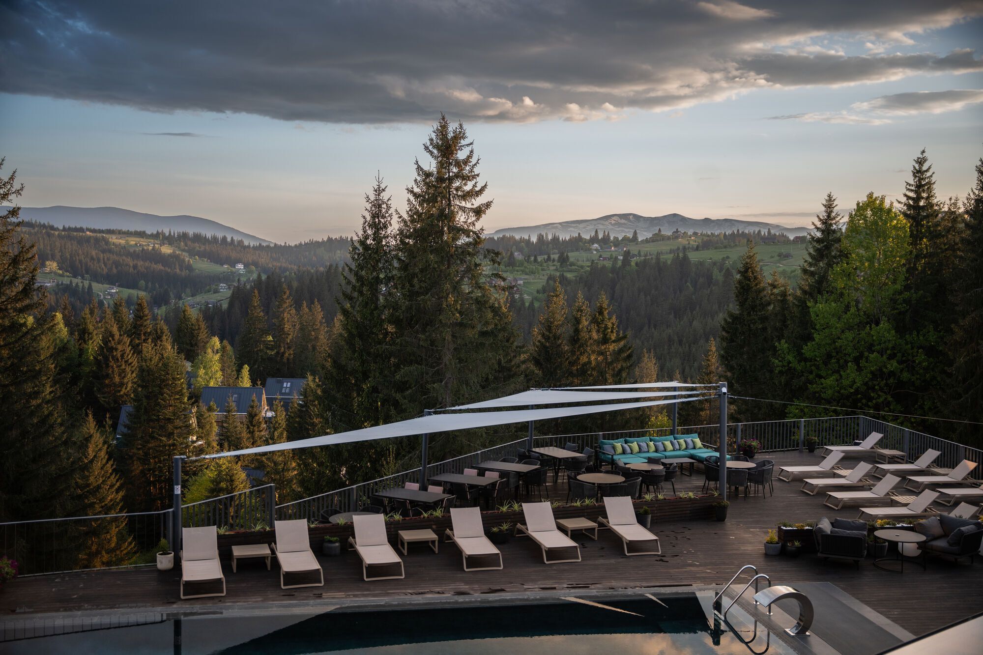 Як зберегти і примножити свої гроші: топ-6 ідей для інвестицій від провідних компаній України