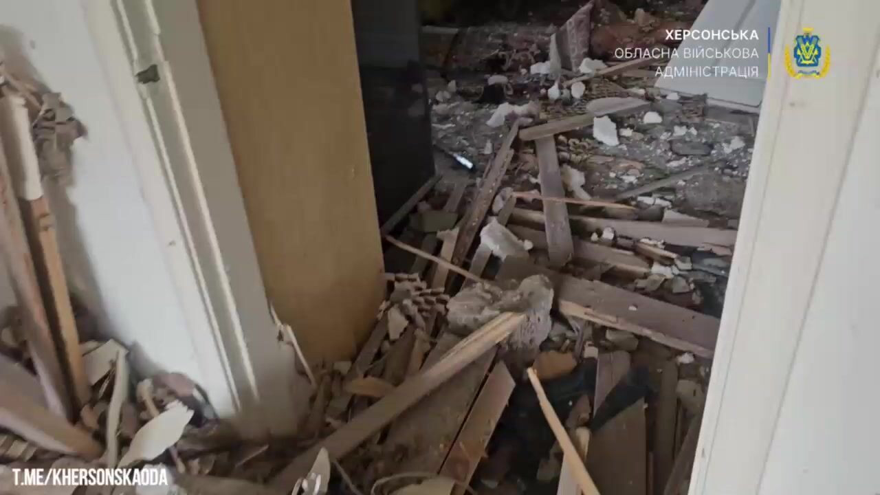Оккупанты ударили по Херсону: под завалами погиб мужчина, есть пострадавшие. Видео