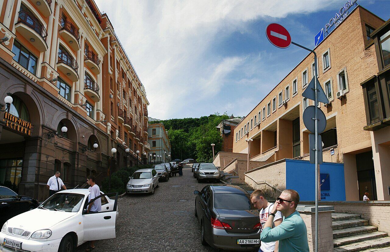 В сети показали, как выглядела одна из старейших улиц Подола в Киеве в 1960-х годах. Архивное фото