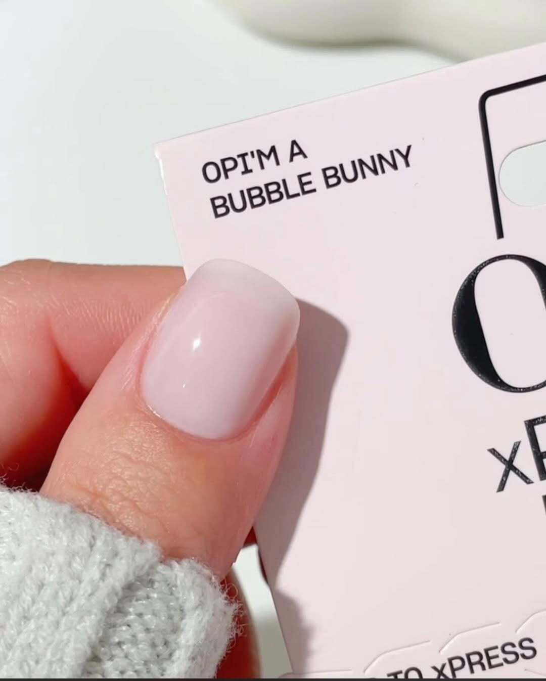 Ідеальний нюд: який колір манікюру робить руки молодшими