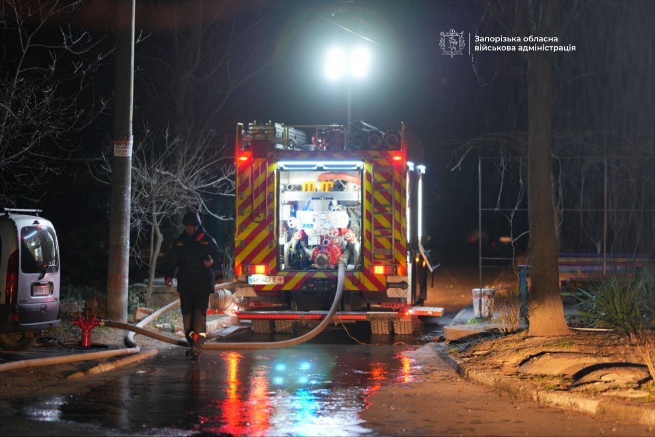 Окупанти завдали комбінованого удару по Запоріжжю: є жертва, п'ятьох людей поранено. Фото та відео