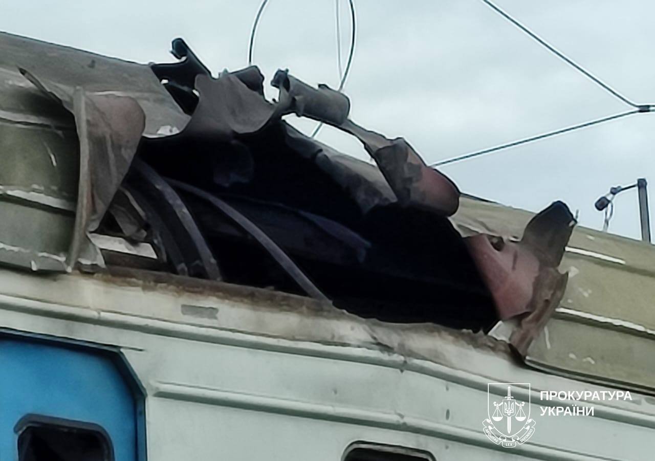 На Харьковщине российский дрон попал в электропоезд: погиб человек, есть пострадавшие. Фото