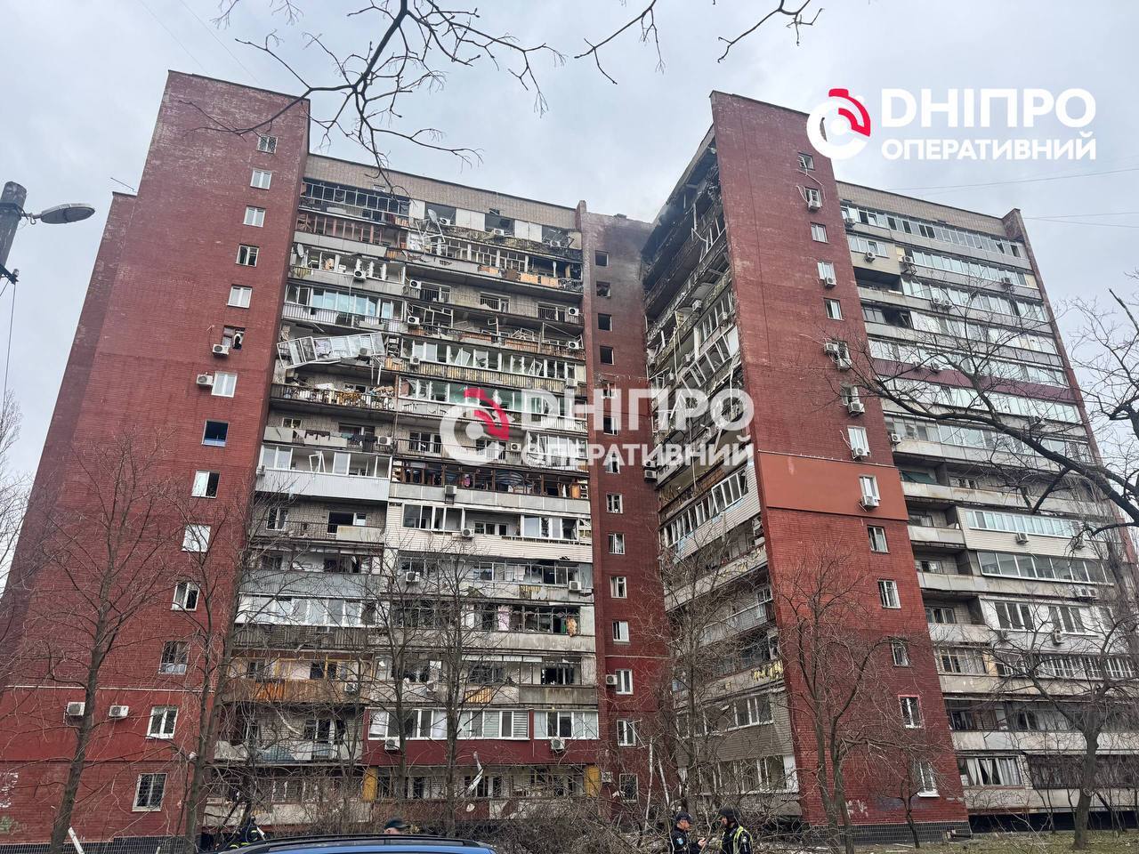 В Днепре в результате вражеской атаки повреждена многоэтажка: пострадали 9 человек. Фото и видео