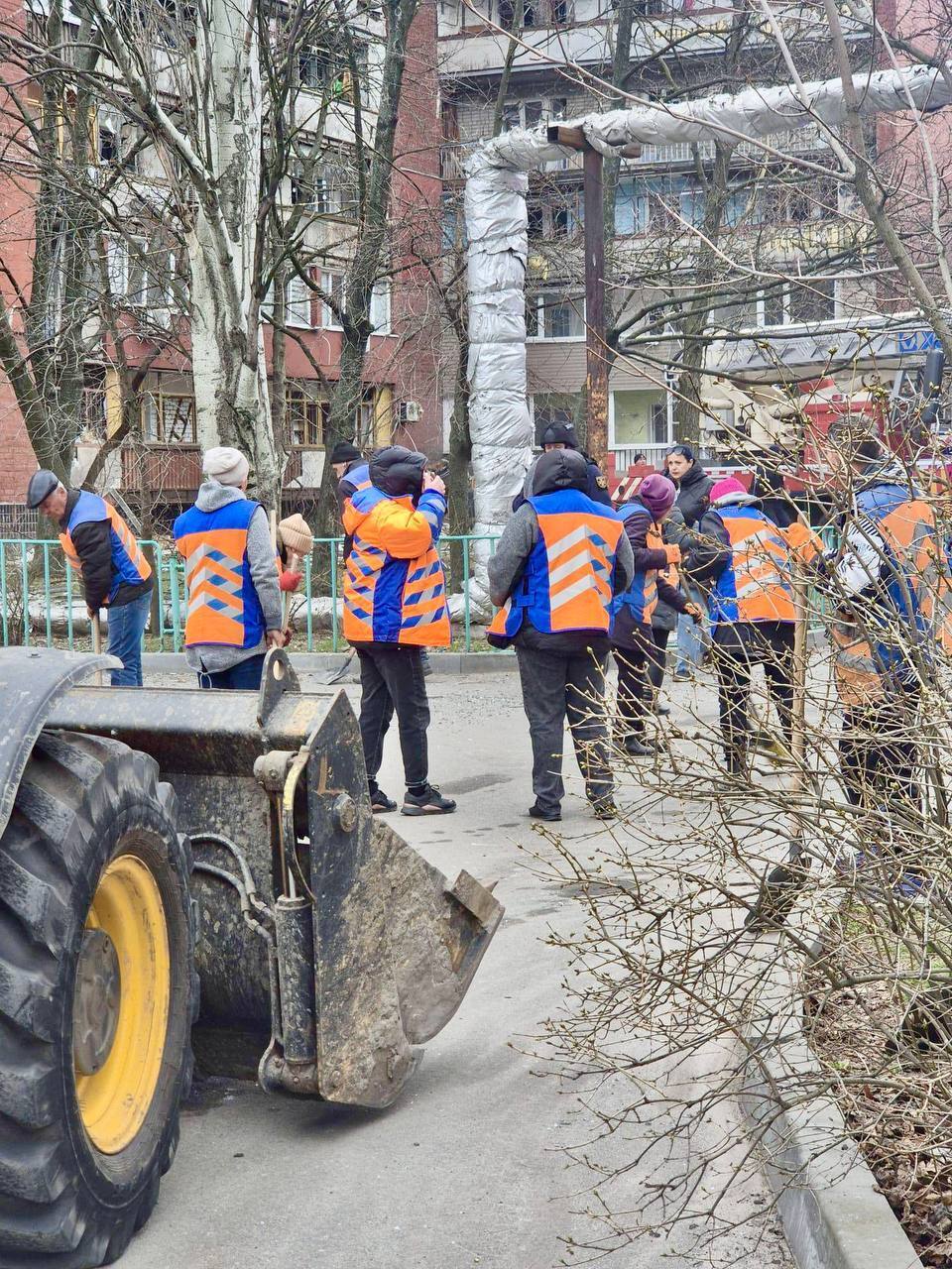 Пробил роллеты и стекло: обломок российского дрона влетел в кабинет мэра Днепра Филатова. Фото