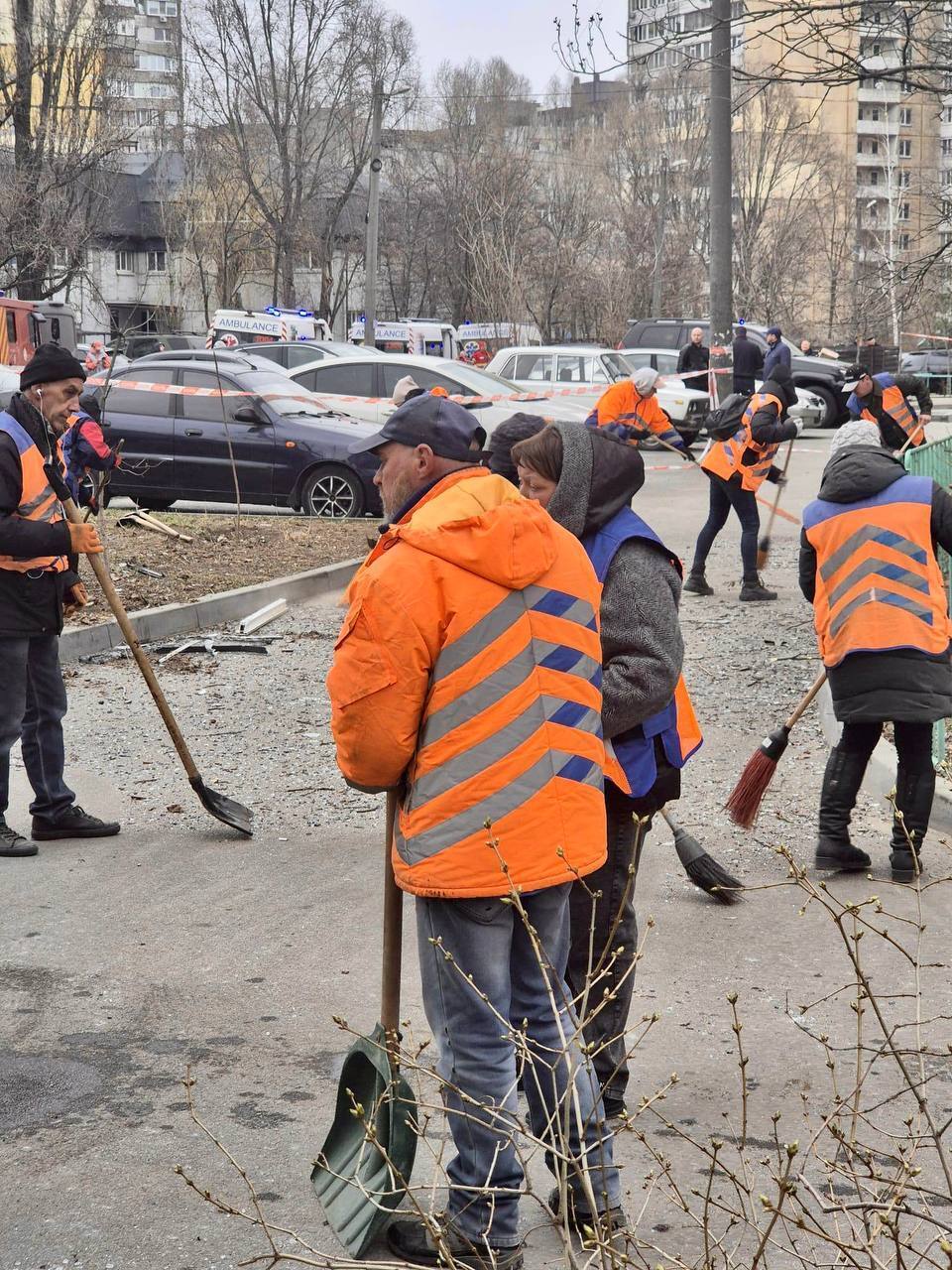 Пробил роллеты и стекло: обломок российского дрона влетел в кабинет мэра Днепра Филатова. Фото