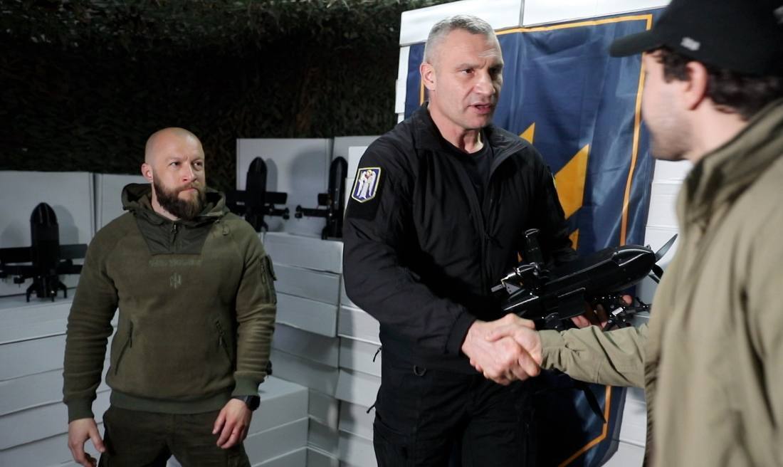 Кличко передал бойцам Третьего армейского корпуса 5 000 FPV-дронов от столицы. Фото