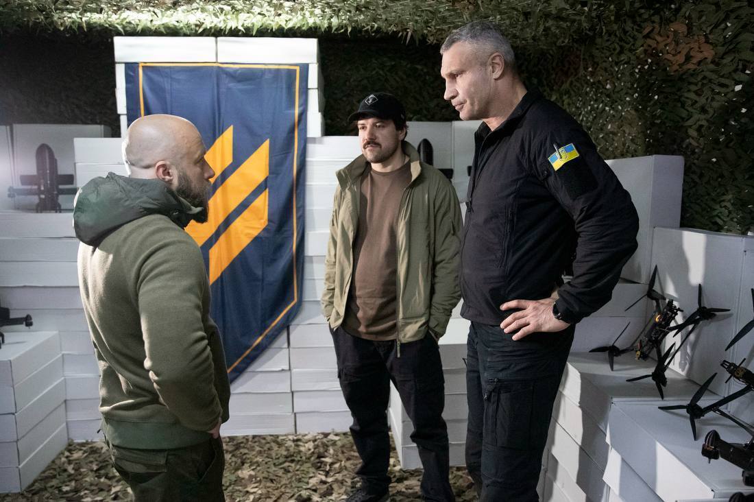 Кличко передал бойцам Третьего армейского корпуса 5 000 FPV-дронов от столицы. Фото