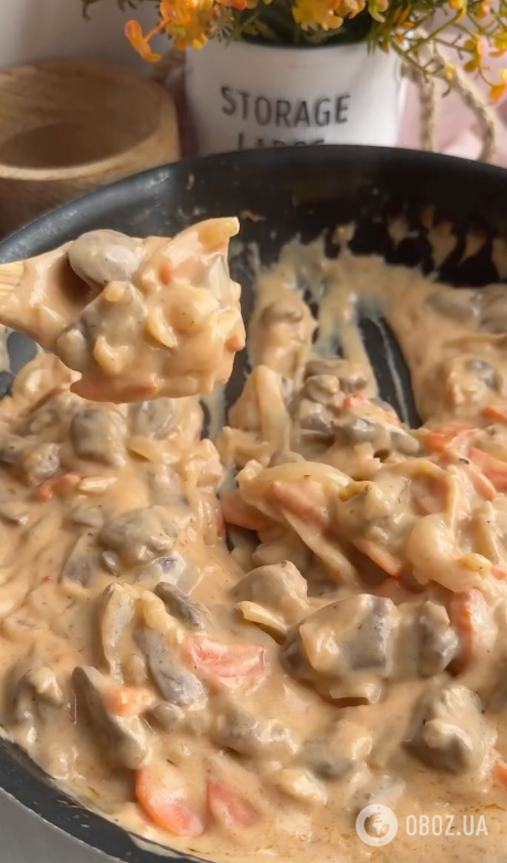 Как вкусно протушить куриные сердечки на сковородке: идеально к картофельному пюре