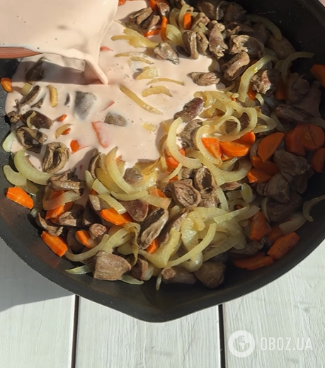 Как вкусно протушить куриные сердечки на сковородке: идеально к картофельному пюре