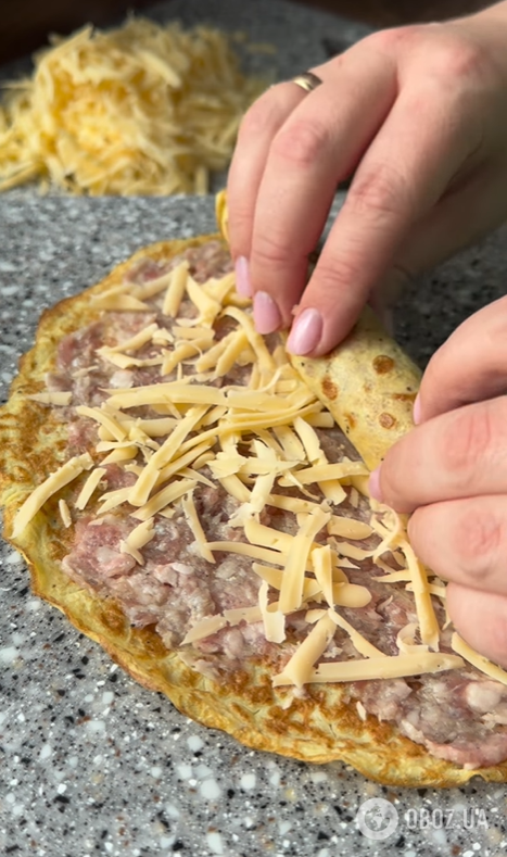 Як приготувати ідеальні тонкі млинці без борошна: додайте всередину соковиту м'ясну начинку