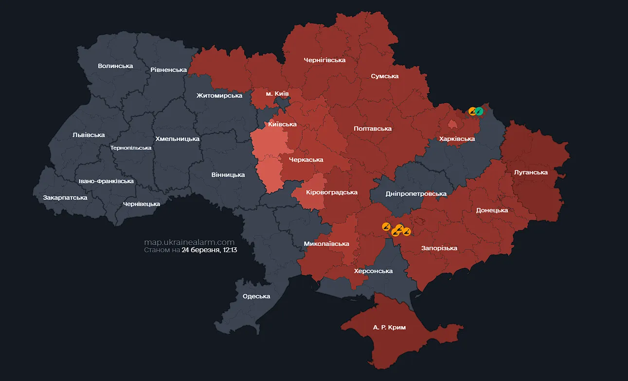 Під прицілом західний регіон: Росія посеред дня запустила сотні дронів по Україні. Усі подробиці, фото і відео