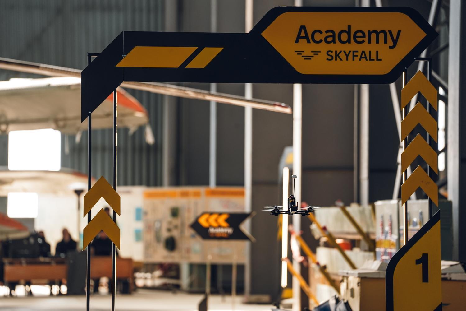 Пілотували легендарні SHRIKE: у Києві відкрили сезон студентських FPV-перегонів