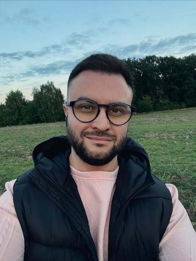 Блогер-пліткар Беспалов підтвердив, що вступив у лави ЗСУ, після раптового зникнення. Перше фото