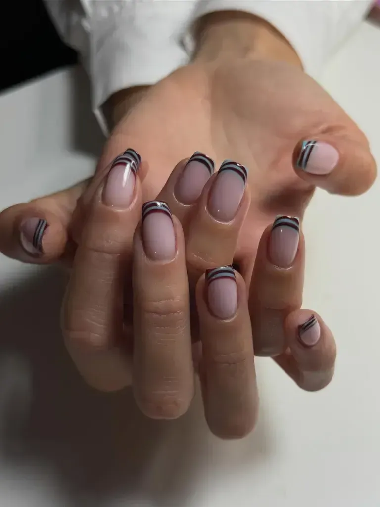 "Ягодные ногти" – модный тренд весны: как выглядит маникюр, который уже заполонил соцсети