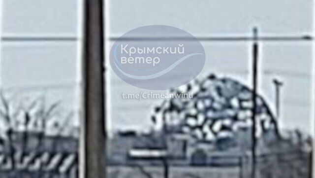 Подтвердилось повреждение радиопрозрачных куполов РЛС оккупантов под Евпаторией. Спутниковые фото
