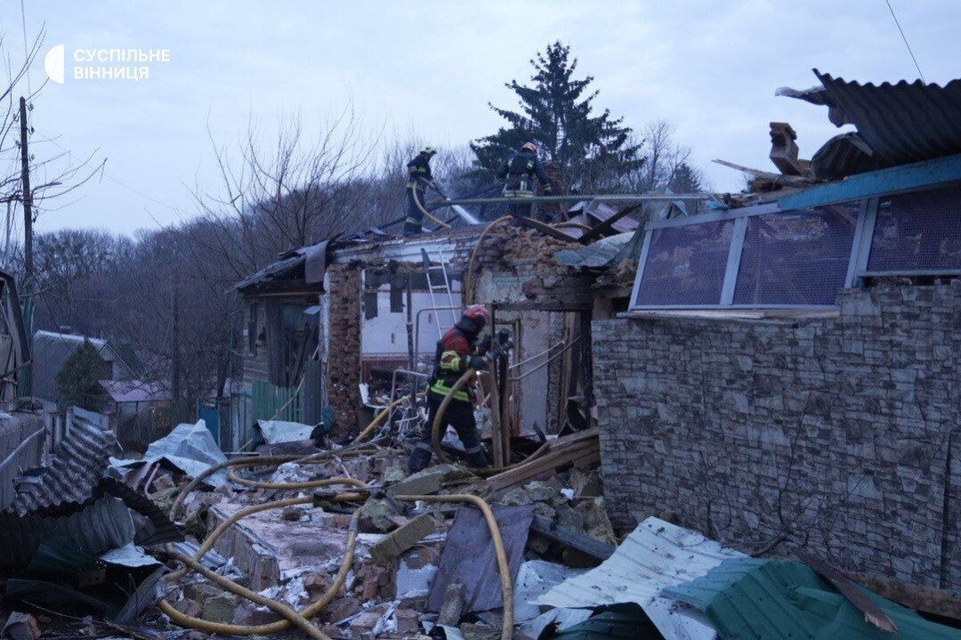На Вінниччині кількість постраждалих внаслідок атаки РФ зросла до 18 осіб. Фото і відео