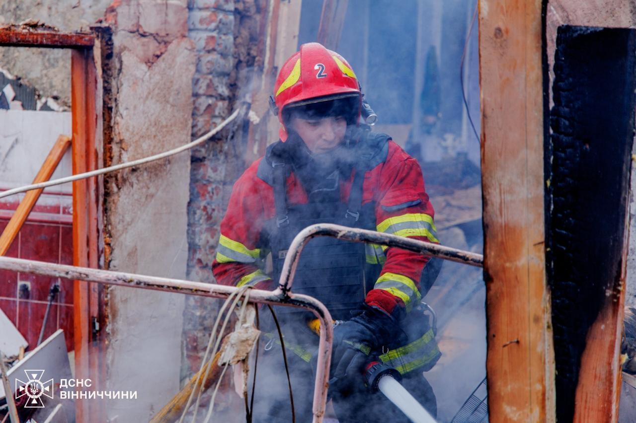 На Вінниччині кількість постраждалих внаслідок атаки РФ зросла до 18 осіб. Фото і відео