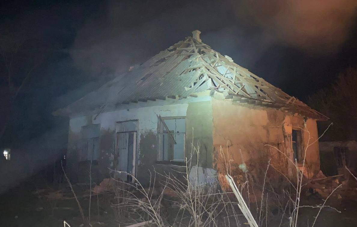 На юге Одесской области российский дрон разрушил жилой дом: под завалами может быть человек. Фото