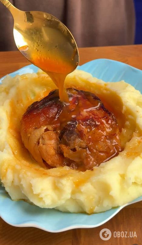 Сочные куриные бедра к картофелю: можно вкусно приготовить на ужин