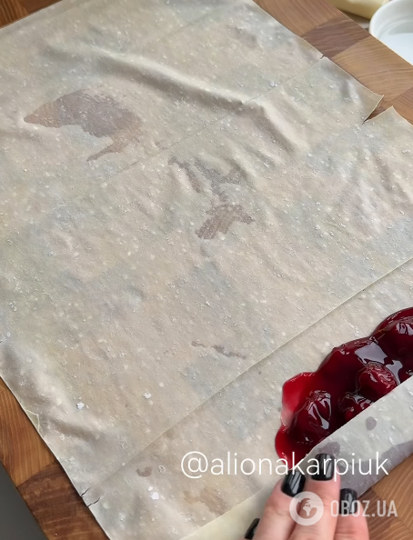 Хрусткі пиріжки з вишнею, як у McDonald's: ділимось рецептом улюбленого десерту