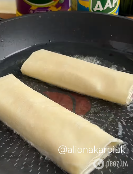 Хрусткі пиріжки з вишнею, як у McDonald's: ділимось рецептом улюбленого десерту