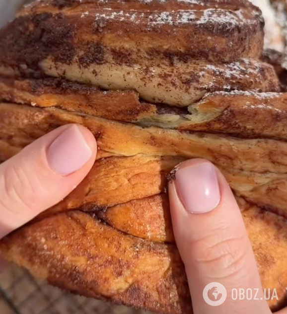 Пишна паска-крафін із вершкового тіста, з корицею та шоколадом: ділимося рецептом великодньої випічки