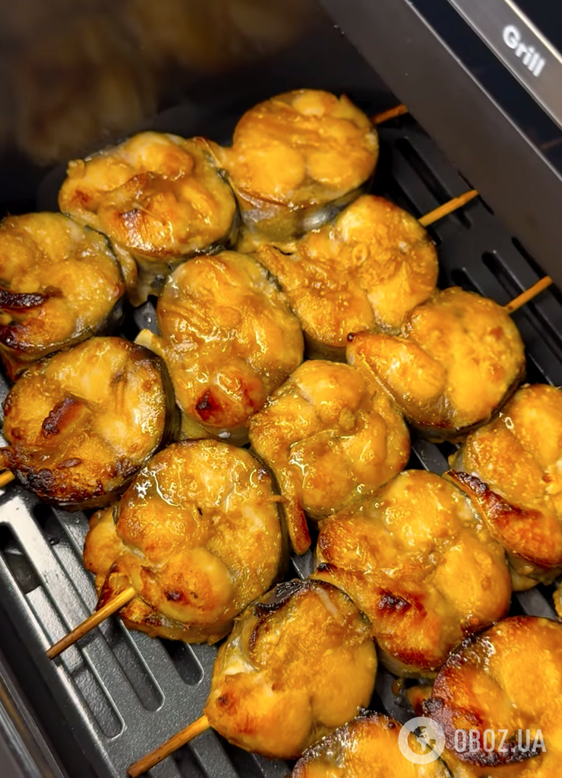Вкусный шашлык из скумбрии для праздничного стола: делимся легким рецептом