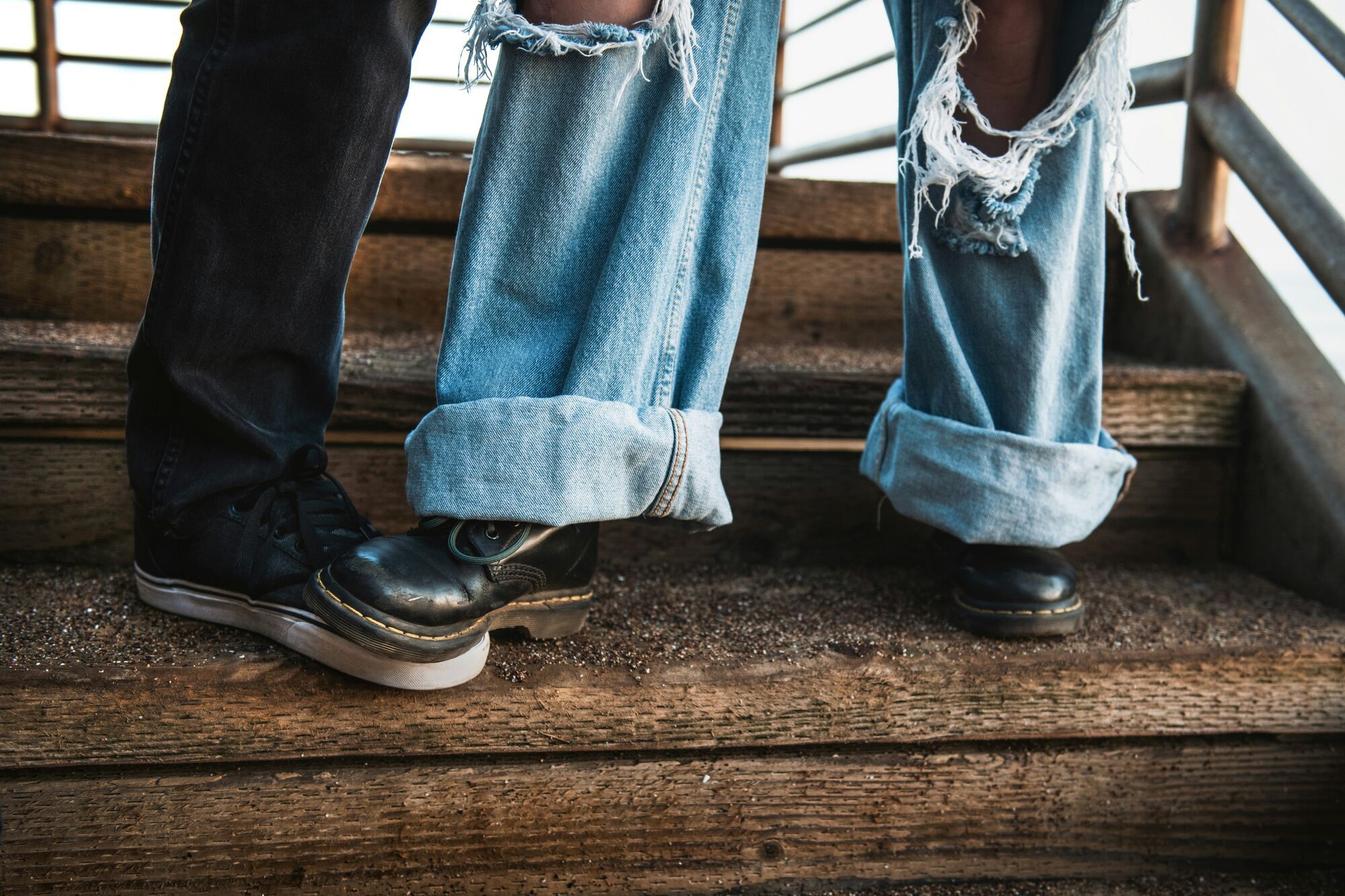 Винтажные джинсы снова в моде: 6 трендовых моделей