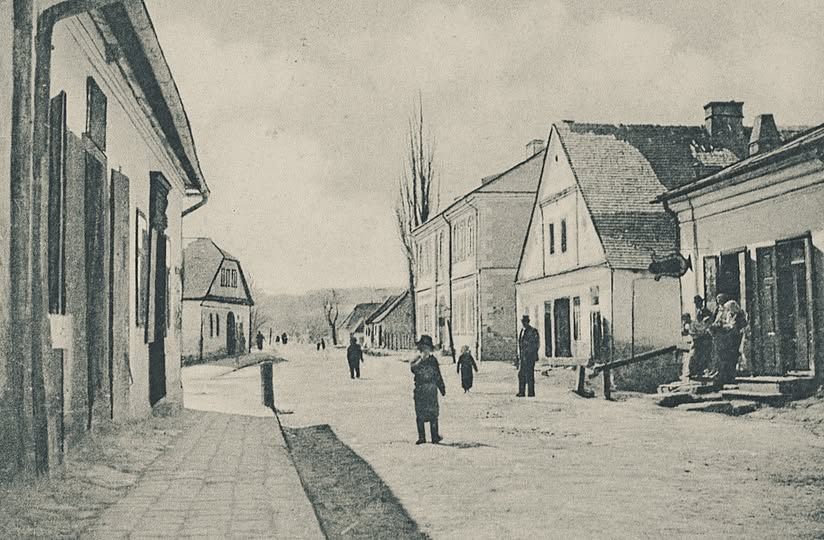 Мандрівка у минуле: в мережі показали старі фото Рави-Руської