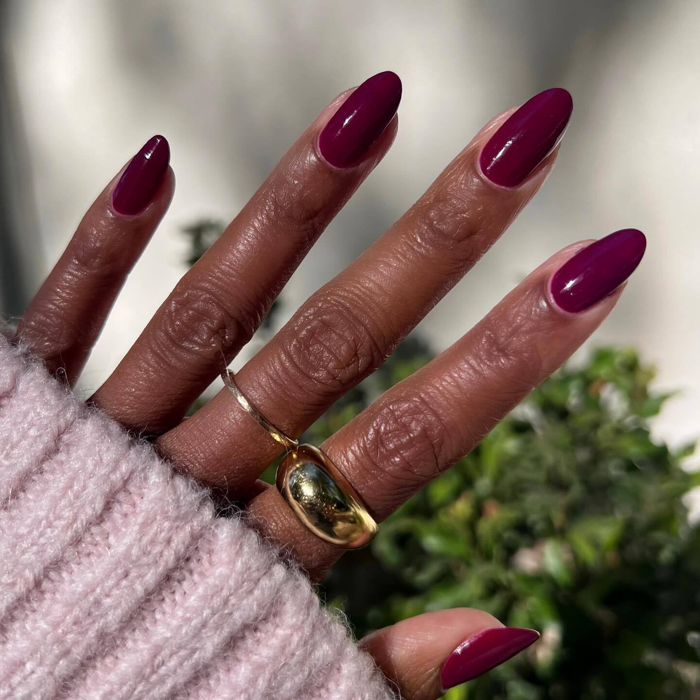 Бежевий у минулому: сім несподіваних кольорів манікюру на весну 2026