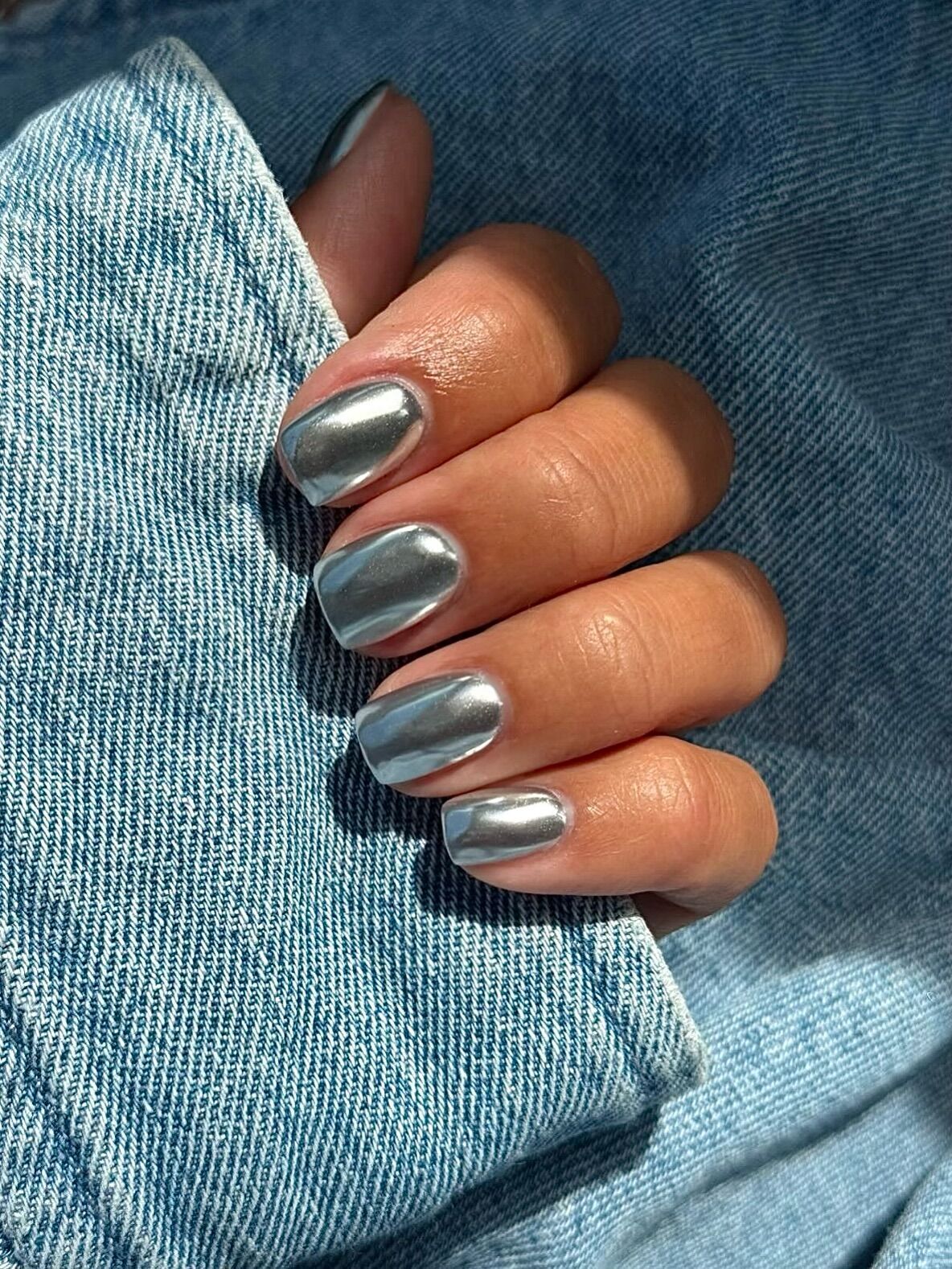 Бежевий у минулому: сім несподіваних кольорів манікюру на весну 2026