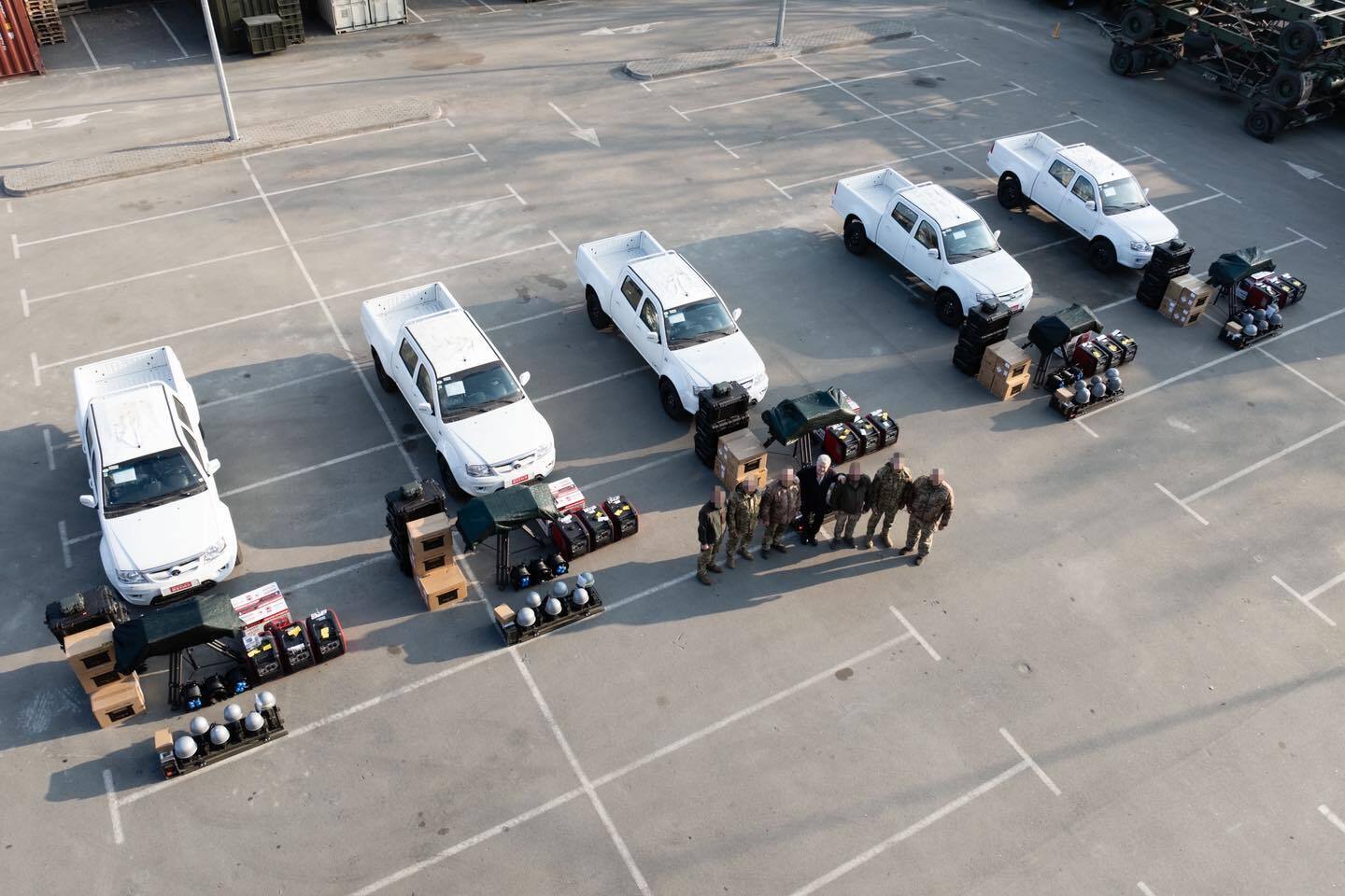 Будут прикрывать бойцов на передовой: Порошенко передал защитникам еще 5 комплексов "Ай-Петри"