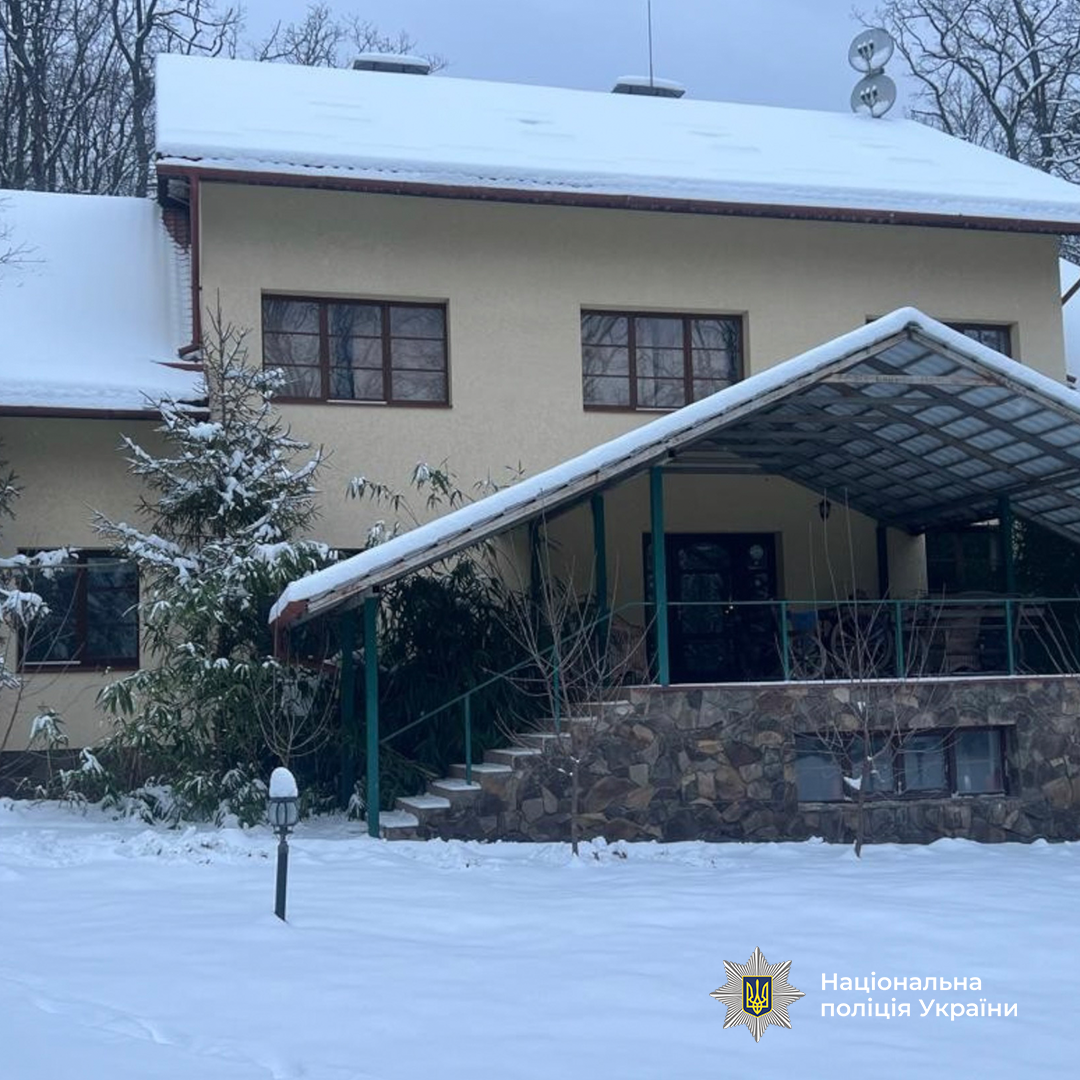 Гостинично-ресторанный комплекс зимой