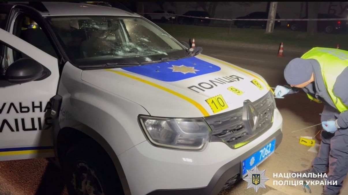 Нацполіція показала момент стрілянини по поліцейських в Одесі: постраждалі у важкому стані. Відео