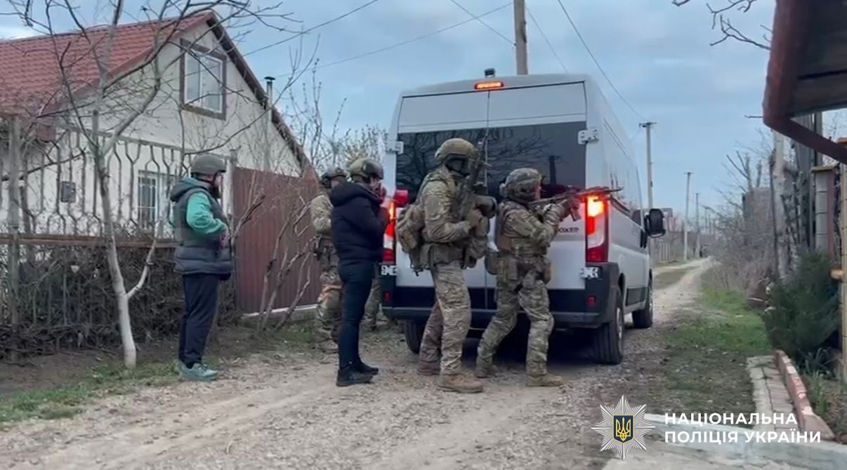 Нацполіція показала момент стрілянини по поліцейських в Одесі: постраждалі у важкому стані. Відео