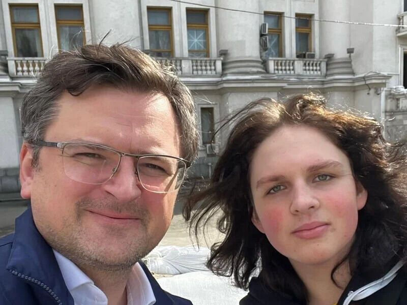 Де зараз 19-річний син Дмитра Кулеби, якого виховували як військового: ексчиновник розкрив сімейну таємницю про майбутнє первістка