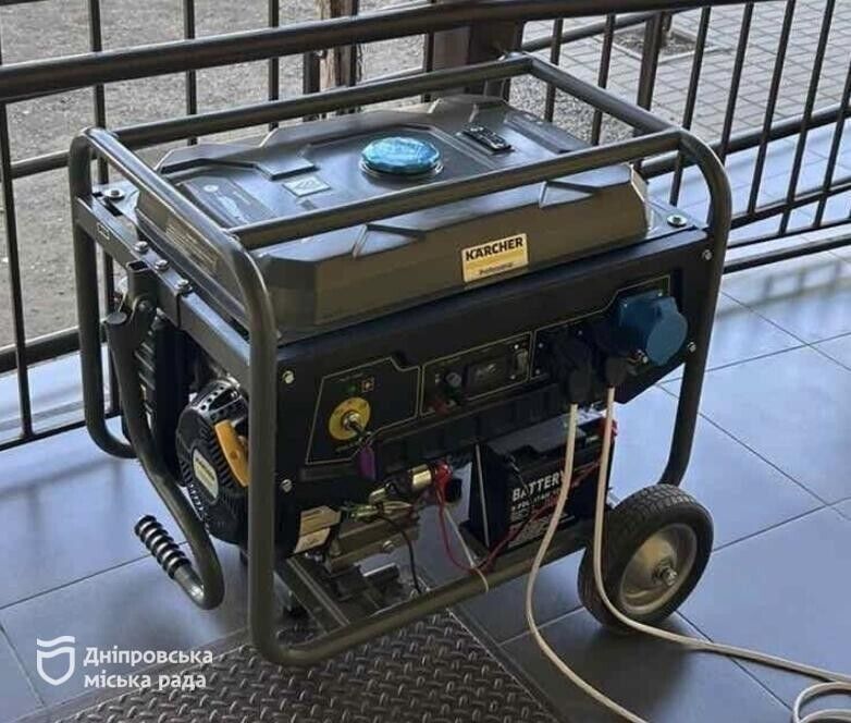 В Днепре усиливают энергоустойчивость медучреждений: больницы и амбулатории обеспечивают генераторами