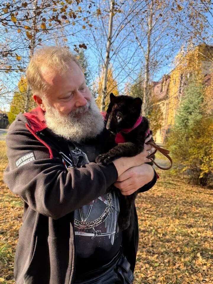 Під Києвом у парку "XII Місяців" народилось дитинча далекосхідного леопарда рідкісного чорного кольору. Фото та відео