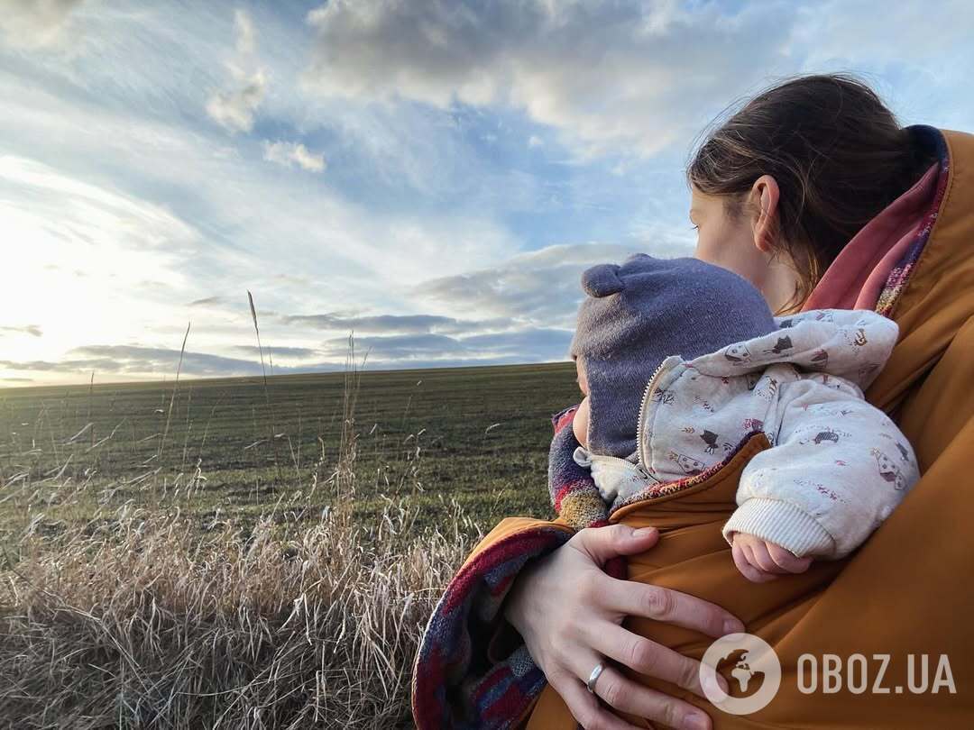 "Мне больно, что я вынуждена защищать ребенка от русского языка". Екатерина Алдошина – о муже на войне, жизни в РФ и дне, когда хотела выйти в окно